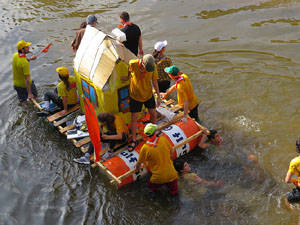 Fires de Sant Narc&iacute;s 2013. 2a. Baixada d'andr&ograve;mines pel riu Onyar del segle XXI