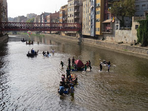 Fires de Sant Narc&iacute;s 2013. 2a. Baixada d'andr&ograve;mines pel riu Onyar del segle XXI