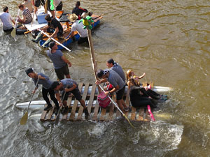Fires de Sant Narc&iacute;s 2013. 2a. Baixada d'andr&ograve;mines pel riu Onyar del segle XXI