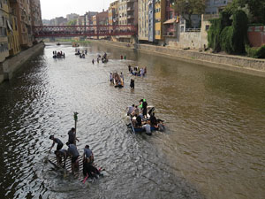 Fires de Sant Narc&iacute;s 2013. 2a. Baixada d'andr&ograve;mines pel riu Onyar del segle XXI
