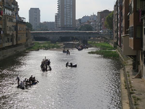 Fires de Sant Narc&iacute;s 2013. 2a. Baixada d'andr&ograve;mines pel riu Onyar del segle XXI