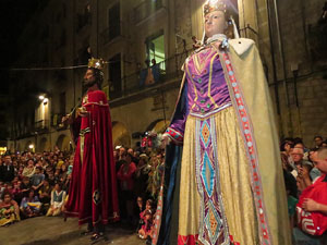 Fires de Girona 2014. Ballades de capgrossos, gegants i Àguila de la ciutat a la plaça del Vi