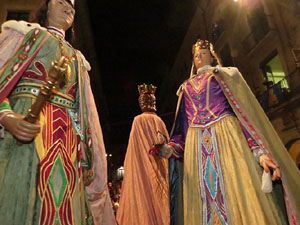 Fires de Girona 2014. Ballades de capgrossos, gegants i Àguila de la ciutat a la plaça del Vi