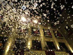 Fires de Girona 2014. Ballades de capgrossos, gegants i Àguila de la ciutat a la plaça del Vi