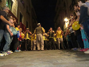 Fires de Girona 2014. Ballades de capgrossos, gegants i Àguila de la ciutat a la plaça del Vi