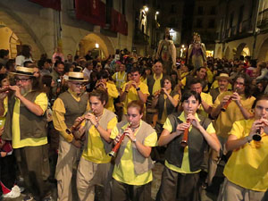 Fires de Girona 2014. Ballades de capgrossos, gegants i Àguila de la ciutat a la plaça del Vi