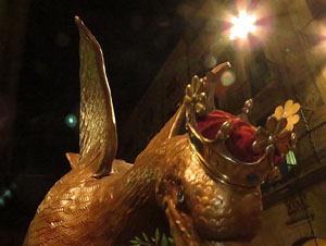 Fires de Girona 2014. Ballades de capgrossos, gegants i Àguila de la ciutat a la plaça del Vi
