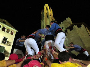 Fires de Girona 2014. Castells de vigilia a c&agrave;rrec de Marrecs de Salt i Castellers de Badalona