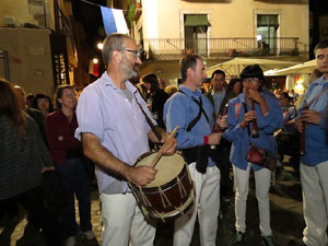 Fires de Girona 2014. Castells de vigilia a c&agrave;rrec de Marrecs de Salt i Castellers de Badalona