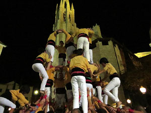 Fires de Girona 2014. Castells de vigilia a c&agrave;rrec de Marrecs de Salt i Castellers de Badalona