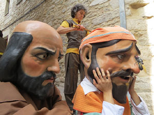 Fires 2014 a Girona. Passejada pel Barri Vell amb els capgrossos de Girona