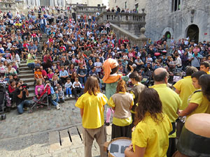 Fires 2014 a Girona. Passejada pel Barri Vell amb els capgrossos de Girona