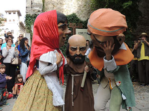Fires 2014 a Girona. Passejada pel Barri Vell amb els capgrossos de Girona