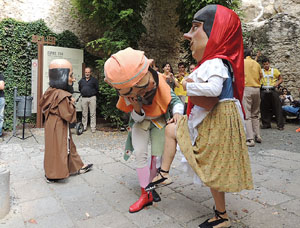 Fires 2014 a Girona. Passejada pel Barri Vell amb els capgrossos de Girona