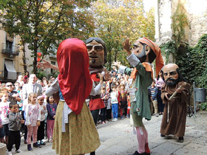 Fires 2014 a Girona. Passejada pel Barri Vell amb els capgrossos de Girona