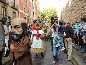 Fires 2014 a Girona. Passejada pel Barri Vell amb els capgrossos de Girona