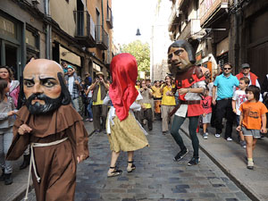 Fires 2014 a Girona. Passejada pel Barri Vell amb els capgrossos de Girona
