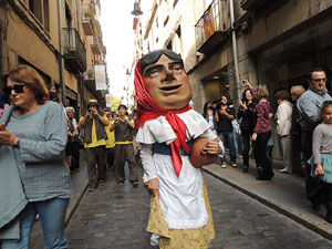 Fires 2014 a Girona. Passejada pel Barri Vell amb els capgrossos de Girona