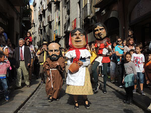 Fires 2014 a Girona. Passejada pel Barri Vell amb els capgrossos de Girona