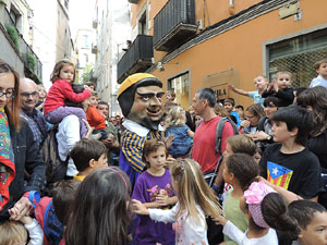 Fires 2014 a Girona. Passejada pel Barri Vell amb els capgrossos de Girona