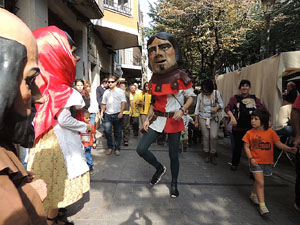 Fires 2014 a Girona. Passejada pel Barri Vell amb els capgrossos de Girona