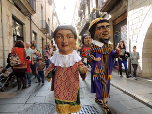 Fires 2014 a Girona. Passejada pel Barri Vell amb els capgrossos de Girona