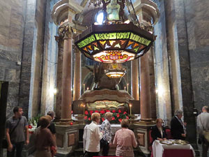 Fires de Girona 2014. L'ofici de Sant Narcís a la basílica de Sant Feliu