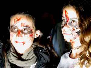 Fires de Girona 2014. Zombie Walk pels carrers de Girona dins el festival Acocollona't