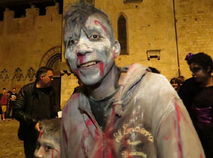 Fires de Girona 2014. Zombie Walk pels carrers de Girona dins el festival Acocollona't