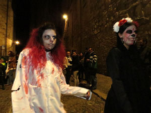 Fires de Girona 2014. Zombie Walk pels carrers de Girona dins el festival Acocollona't