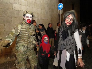 Fires de Girona 2014. Zombie Walk pels carrers de Girona dins el festival Acocollona't