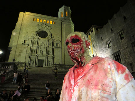 Fires de Girona 2014. Zombie Walk pels carrers de Girona dins el festival Acocollona't