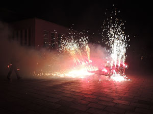 Girona10. Espectacle de cloenda a c&egrave;rrec de Diables de l'Onyar