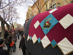Girona10. Cercavila amb Girona Marxing Band i la Mula Baba