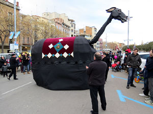 Girona10. Cercavila amb Girona Marxing Band i la Mula Baba