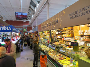 Nadal 2014 a Girona. La decoraci&oacute; nadalenca del Mercat del Lle&oacute;