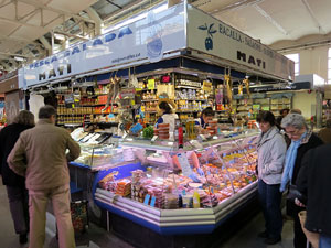 Nadal 2014 a Girona. La decoraci&oacute; nadalenca del Mercat del Lle&oacute;
