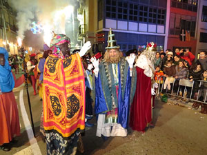 La Cavalcada de Reis 2015. Desfilada pels carrers de la ciutat, fins la plaça del Vi