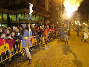 La Cavalcada de Reis 2015. Desfilada pels carrers de la ciutat, fins la plaça del Vi