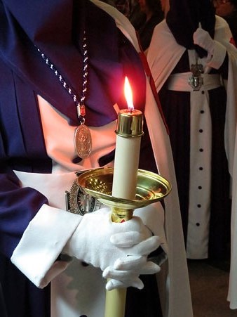 Vesta de la confraria de la Santa Faç