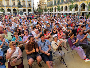 Festival A Capella 2015. Cor de la Universitat de Girona a la pla&ccedil;a de la Independ&egrave;ncia