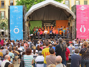 Festival A Capella 2015. Cor de la Universitat de Girona a la pla&ccedil;a de la Independ&egrave;ncia