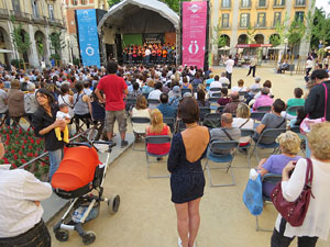 Festival A Capella 2015. Cor de la Universitat de Girona a la pla&ccedil;a de la Independ&egrave;ncia