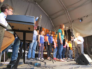 Festival A Capella 2015. Cor de la Universitat de Girona a la pla&ccedil;a de la Independ&egrave;ncia