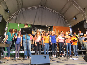 Festival A Capella 2015. Cor de la Universitat de Girona a la pla&ccedil;a de la Independ&egrave;ncia