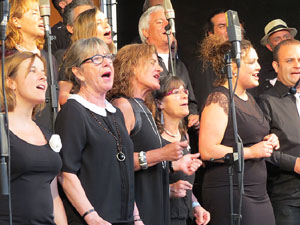 Festival A Capella 2015. Cor Gospel Girona a la pla&ccedil;a de la Independ&egrave;ncia