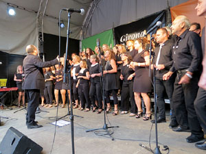 Festival A Capella 2015. Cor Gospel Girona a la pla&ccedil;a de la Independ&egrave;ncia