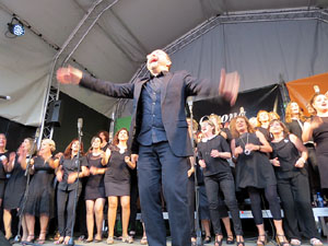 Festival A Capella 2015. Cor Gospel Girona a la pla&ccedil;a de la Independ&egrave;ncia