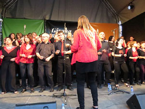 Festival A Capella 2015. Gospelians de Girona a la plaça de la Independència