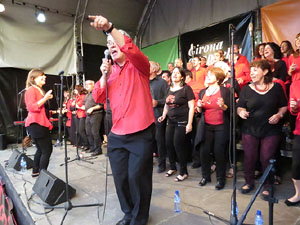 Festival A Capella 2015. Gospelians de Girona a la plaça de la Independència